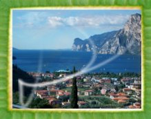 Il paese di Torbole e la punta settentrionale del Lago di Garda.